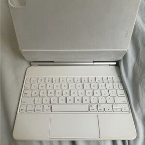 Apple iPad Magic Keyboard Case